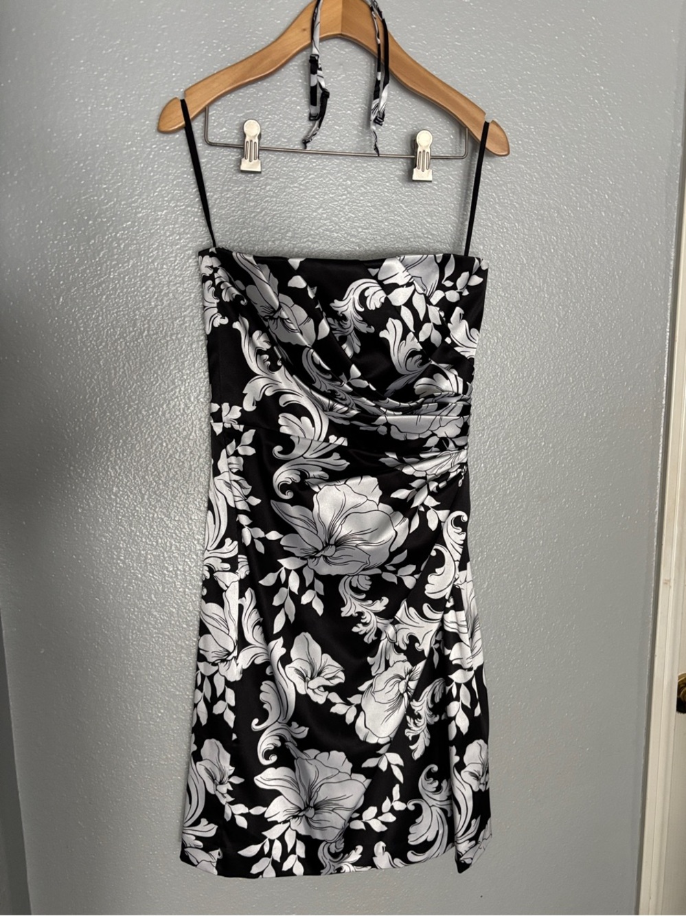 White House Black Market Black and White Floral strapless (straps included Dress